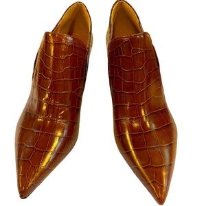 Tory Burch ankle boots in excellent condition size 6Medium